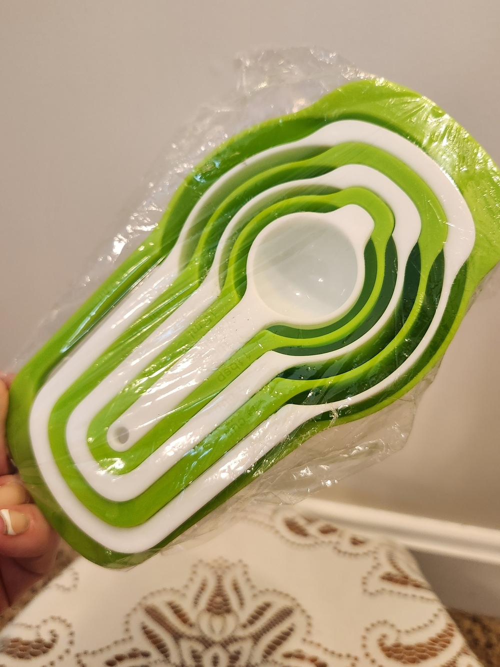 Weight Watchers Green and White Nesting Measuring Cup Set NEW IN PACKAGE